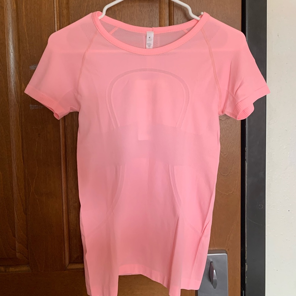 Lululemon pink shirt size 4